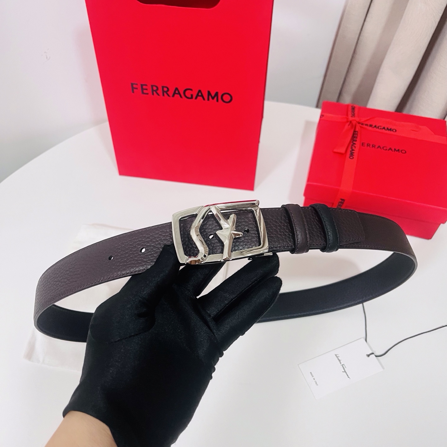 Ferragamo，菲拉格慕 ，宽度3.5cm 高级定制款男士皮带 黑咖双面进口牛皮 可双面使用 自行选