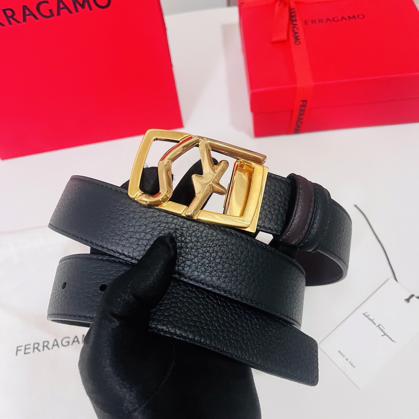 Ferragamo，菲拉格慕 ，宽度3.5cm 高级定制款男士皮带 黑咖双面进口牛皮 可双面使用 自行选