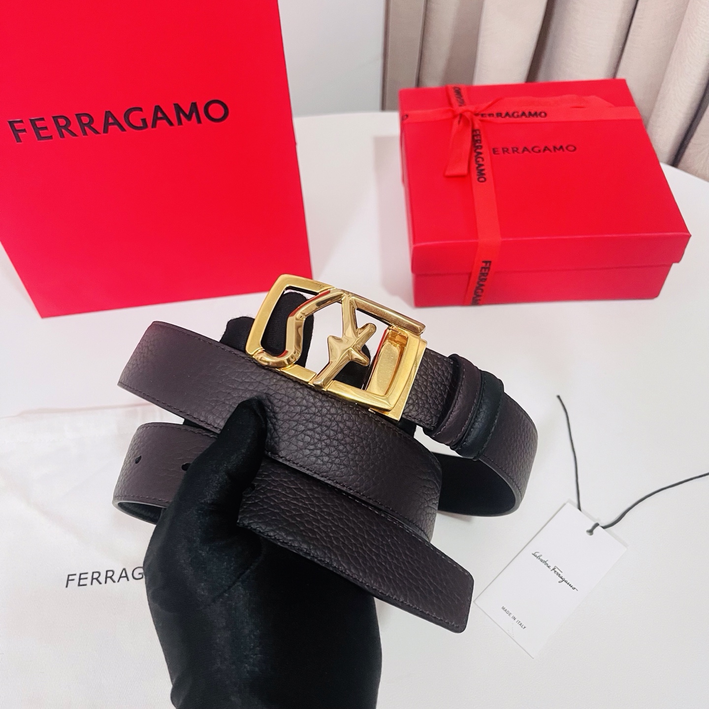 Ferragamo，菲拉格慕 ，宽度3.5cm 高级定制款男士皮带 黑咖双面进口牛皮 可双面使用 自行选