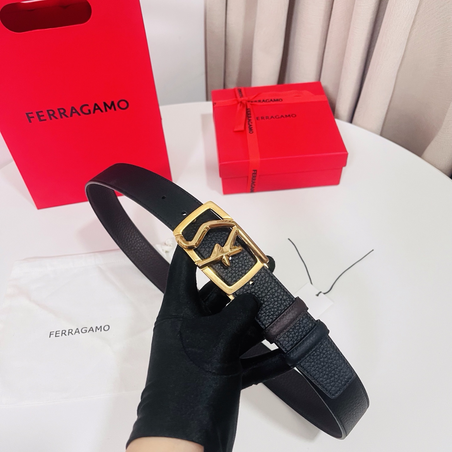 Ferragamo，菲拉格慕 ，宽度3.5cm 高级定制款男士皮带 黑咖双面进口牛皮 可双面使用 自行选