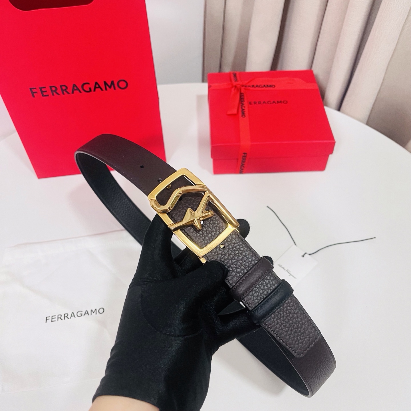 Ferragamo，菲拉格慕 ，宽度3.5cm 高级定制款男士皮带 黑咖双面进口牛皮 可双面使用 自行选