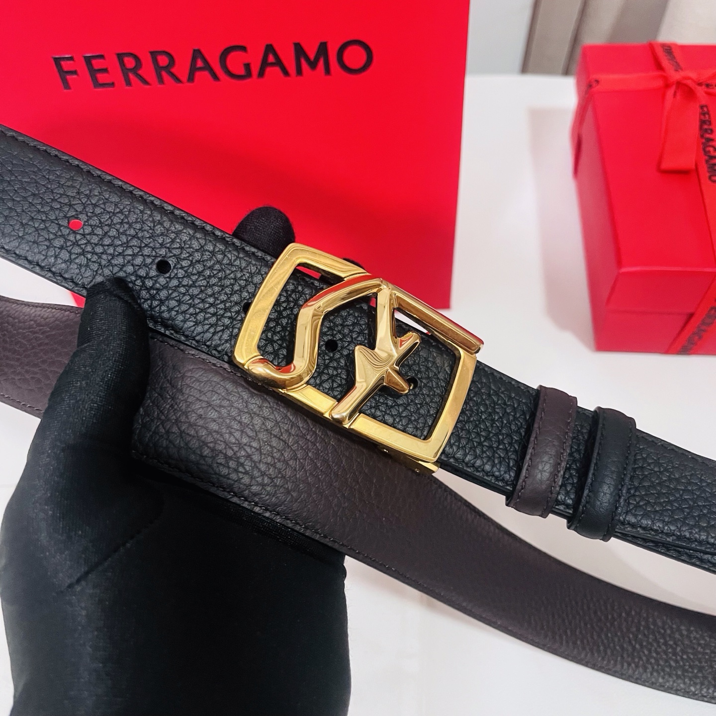 Ferragamo，菲拉格慕 ，宽度3.5cm 高级定制款男士皮带 黑咖双面进口牛皮 可双面使用 自行选