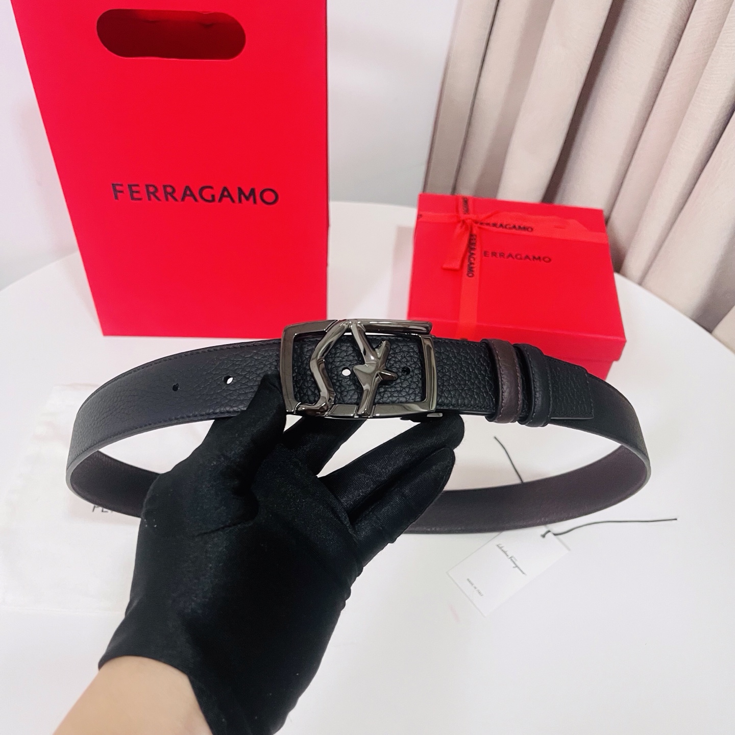 Ferragamo，菲拉格慕 ，宽度3.5cm 高级定制款男士皮带 黑咖双面进口牛皮 可双面使用 自行选