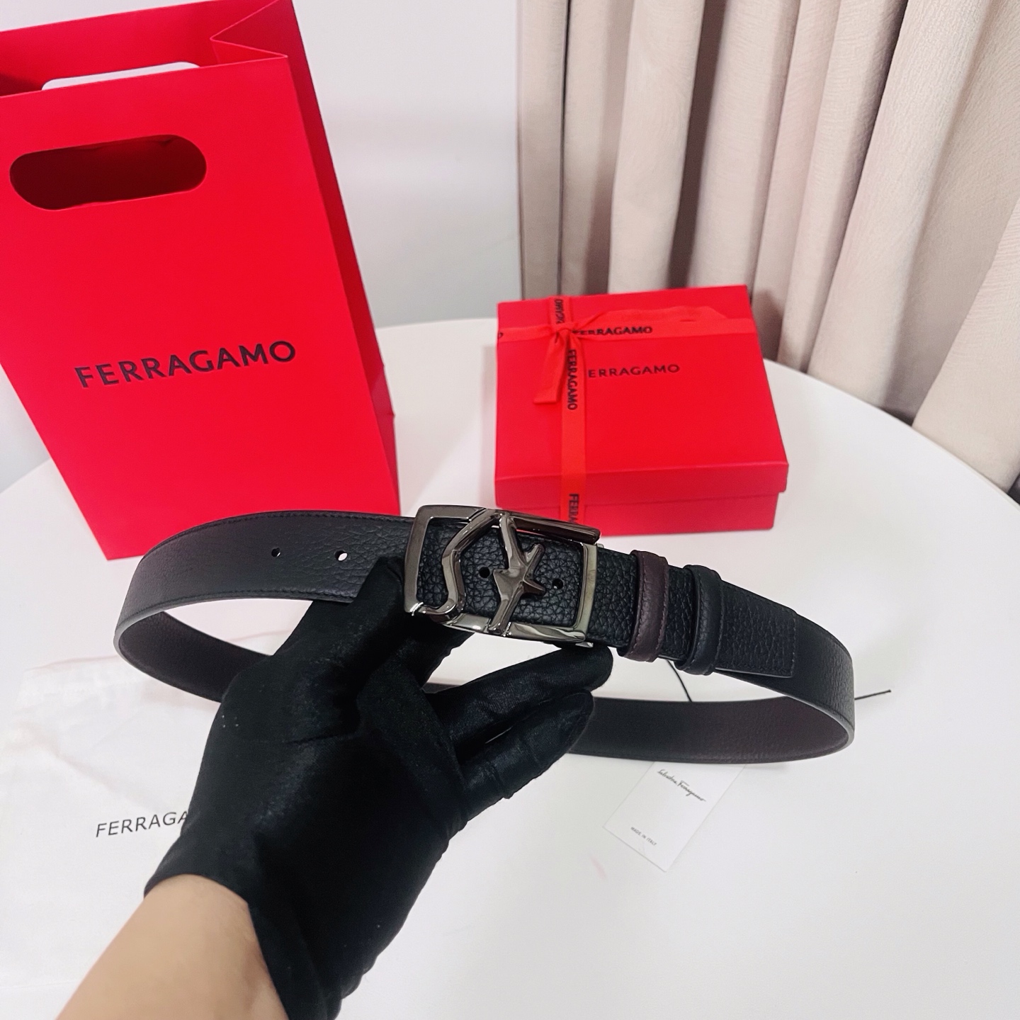 Ferragamo，菲拉格慕 ，宽度3.5cm 高级定制款男士皮带 黑咖双面进口牛皮 可双面使用 自行选