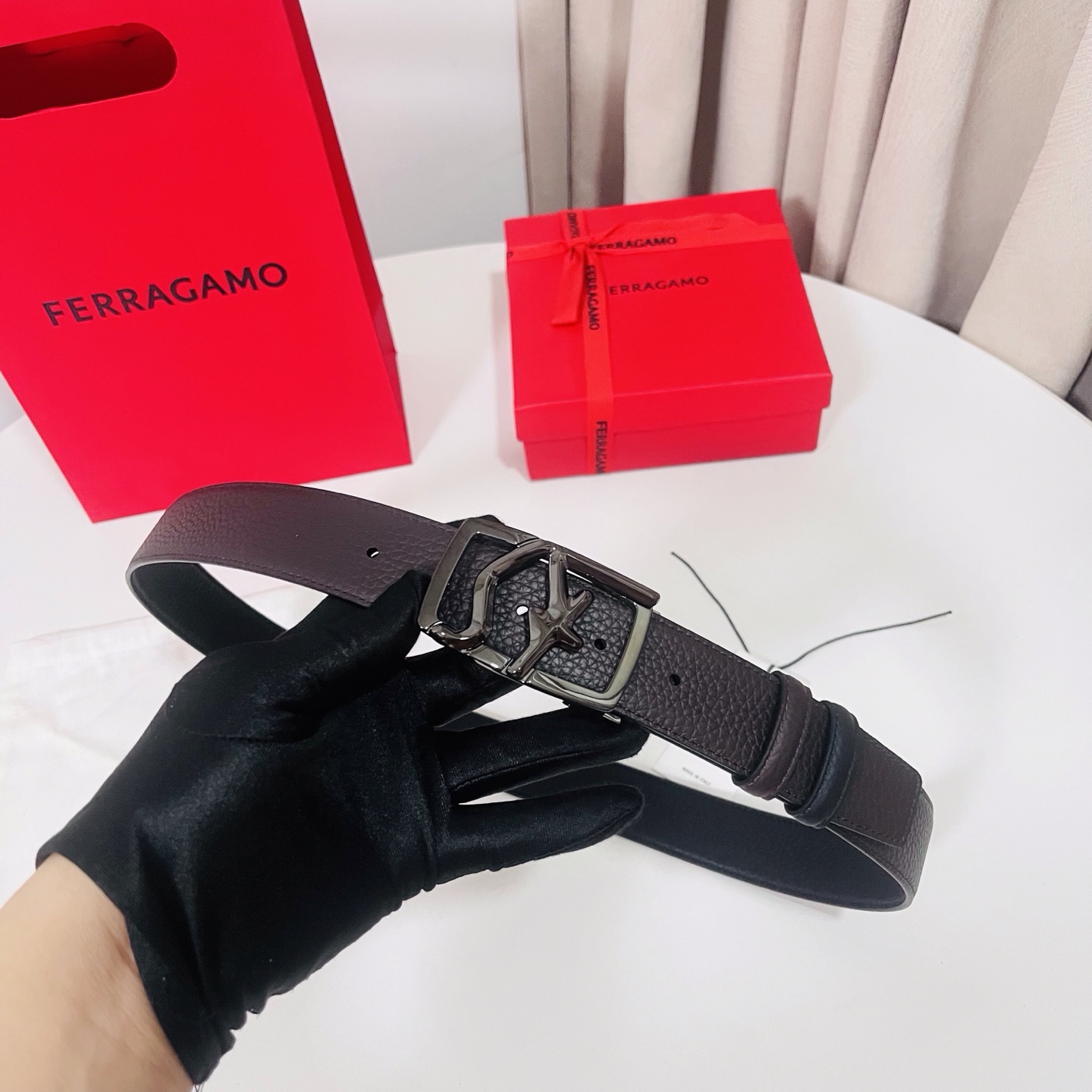 Ferragamo，菲拉格慕 ，宽度3.5cm 高级定制款男士皮带 黑咖双面进口牛皮 可双面使用 自行选