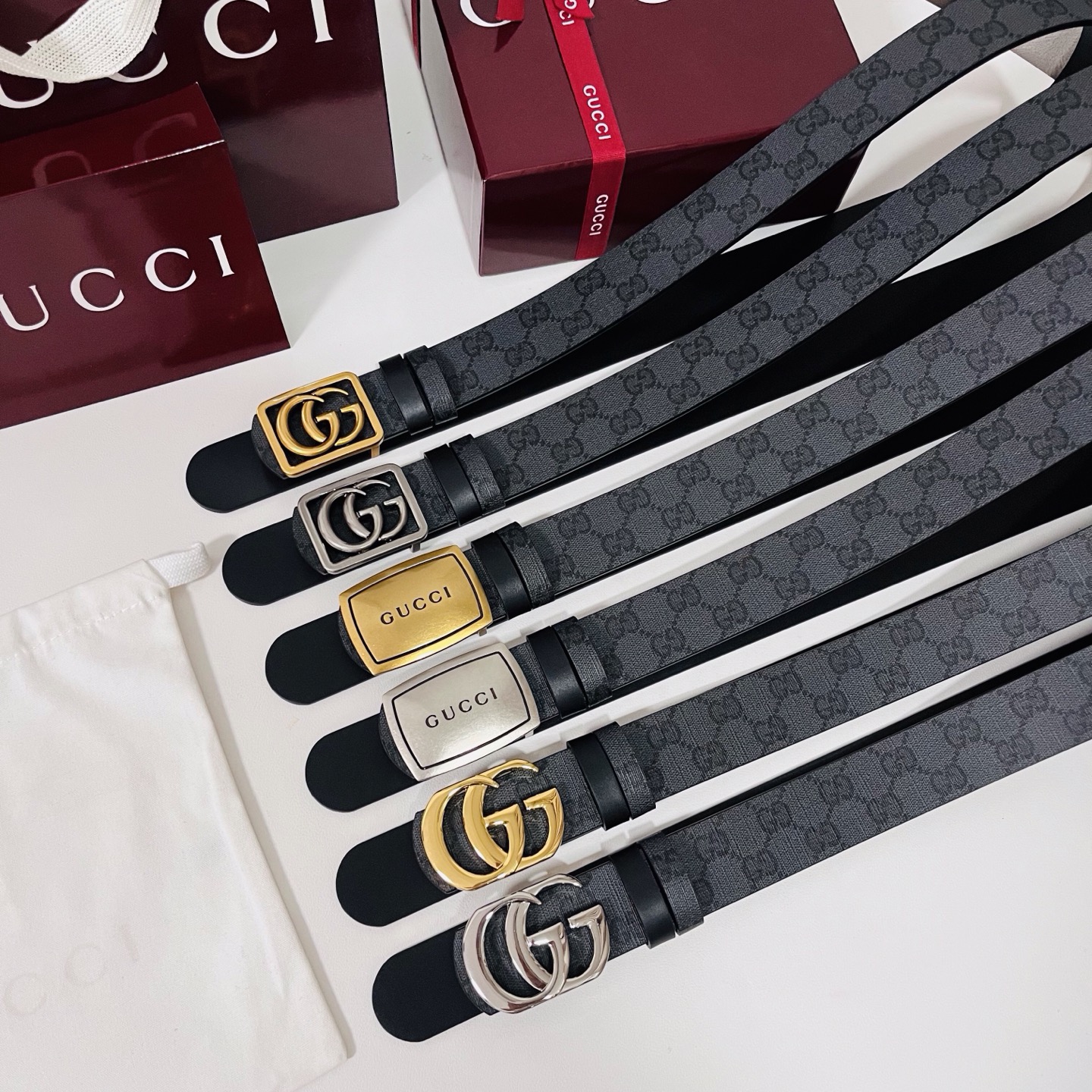 新款 Generation Gucci古驰世代系列深入探索品牌的典藏元素，将不同世代的设计融合为统一的美
