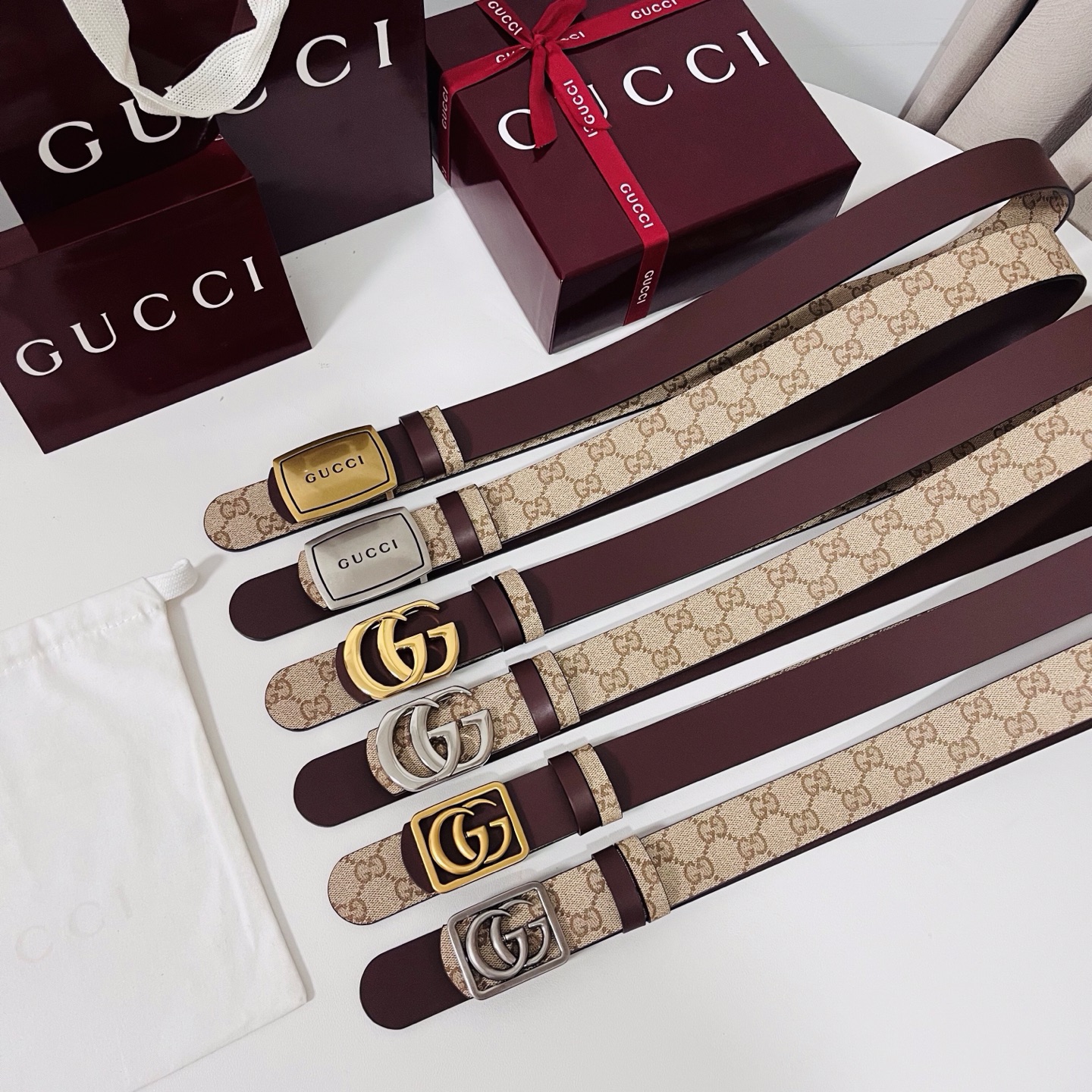 新款 Generation Gucci 深入探索品牌的典藏元素，将不同世代的设计融合成一种美学叙事。男士