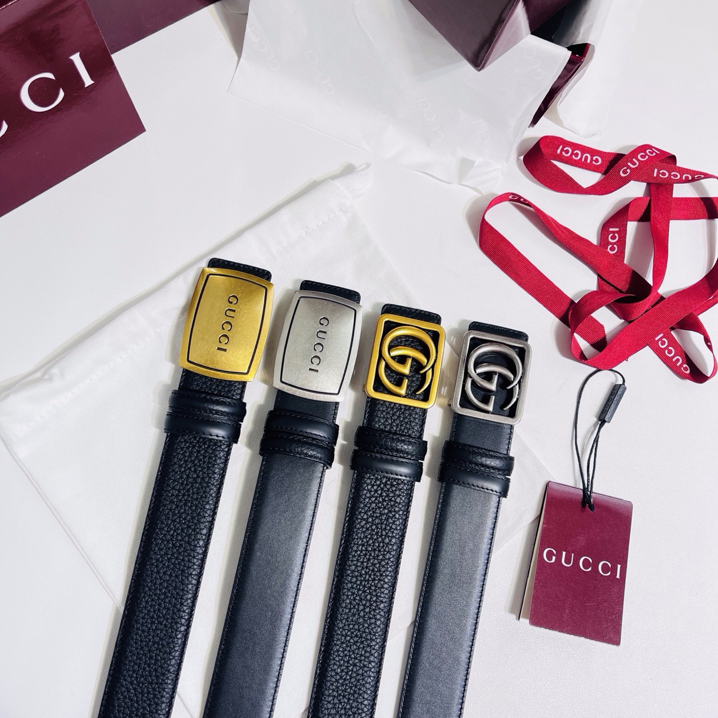 新款 双面用 Generation Gucci 深入探索品牌的典藏元素，将不同世代的设计融合成一种美学叙事。男士腰带以修