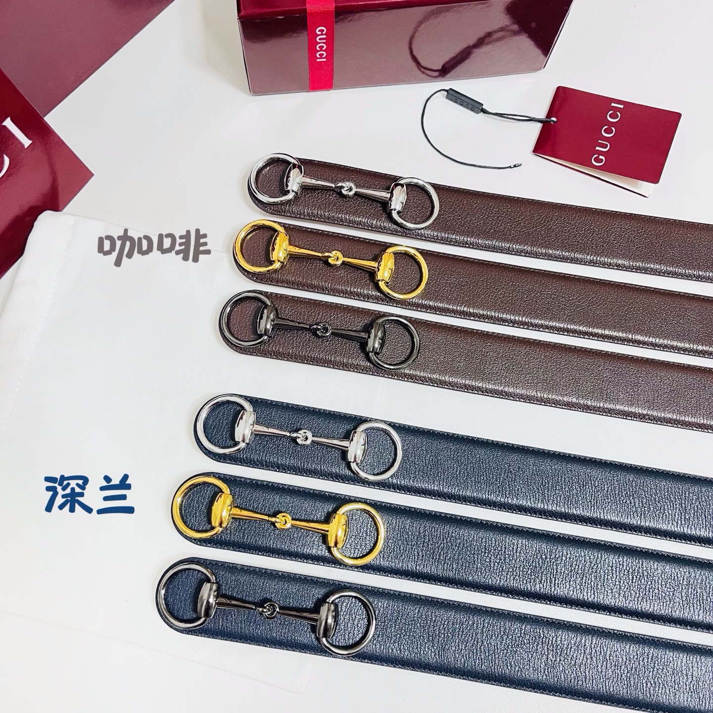 Gucci 新款 Primavera系列通过融合创新与务实的愿景，确立了廓形、质地与材质的新语汇。男士腰带焕新演绎马衔扣