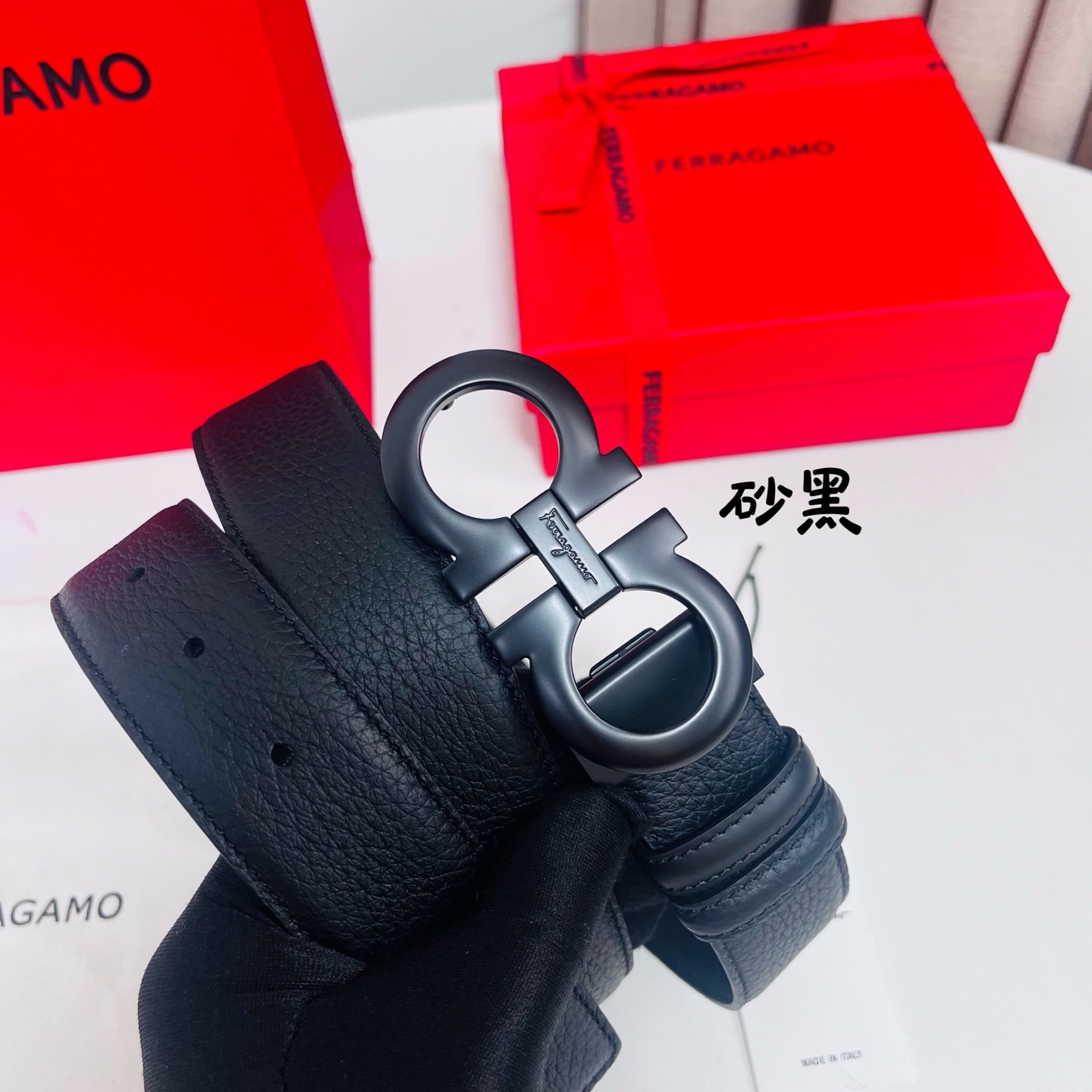 Ferragamo，菲拉格慕 ，宽度3.5cm 高级定制款男士皮带 荔枝皮底双面进口牛皮 可双面使用 自行选择搭配 真材