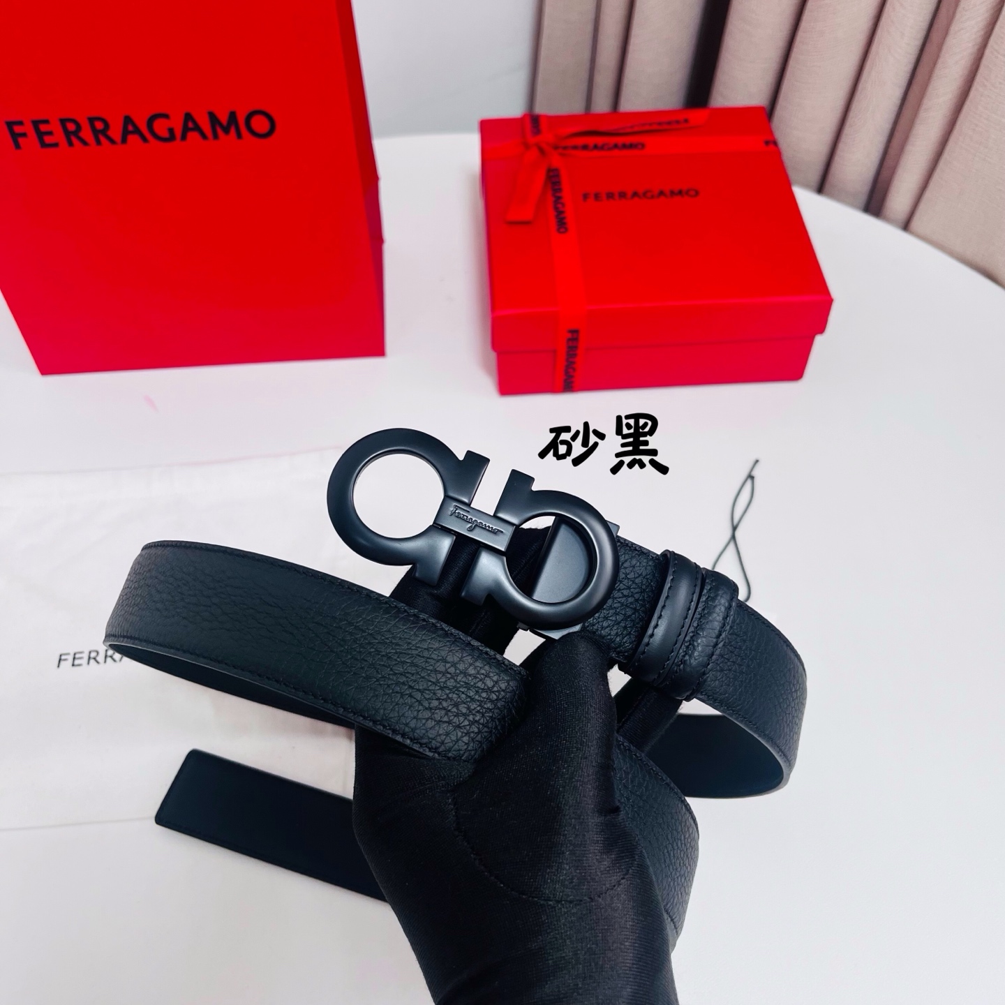Ferragamo，菲拉格慕 ，宽度3.5cm 高级定制款男士皮带 荔枝皮底双面进口牛皮 可双面使用 自行选择搭配 真材
