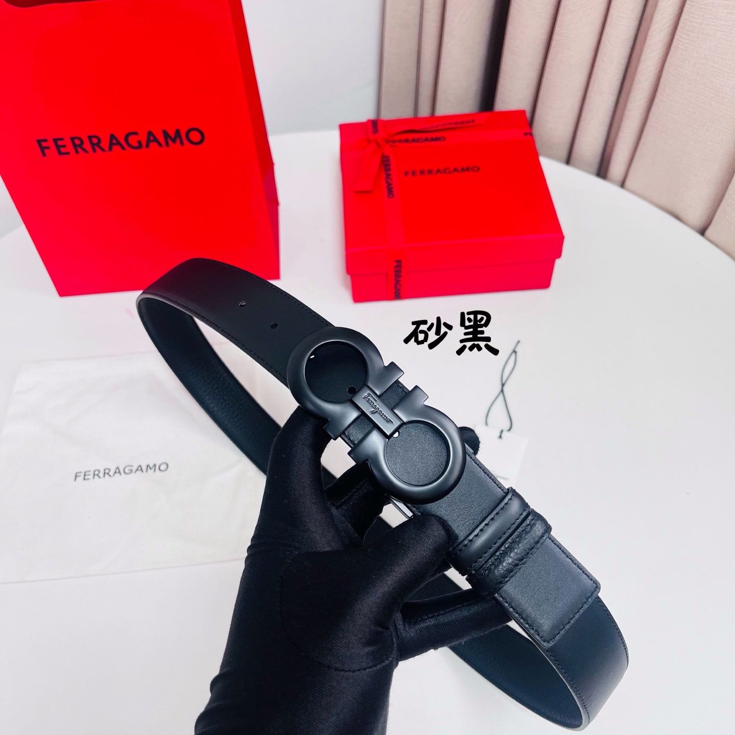 Ferragamo，菲拉格慕 ，宽度3.5cm 高级定制款男士皮带 荔枝皮底双面进口牛皮 可双面使用 自行选择搭配 真材