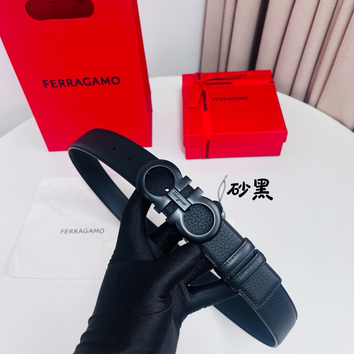 Ferragamo，菲拉格慕 ，宽度3.5cm 高级定制款男士皮带 荔枝皮底双面进口牛皮 可双面使用 自行选择搭配 真材
