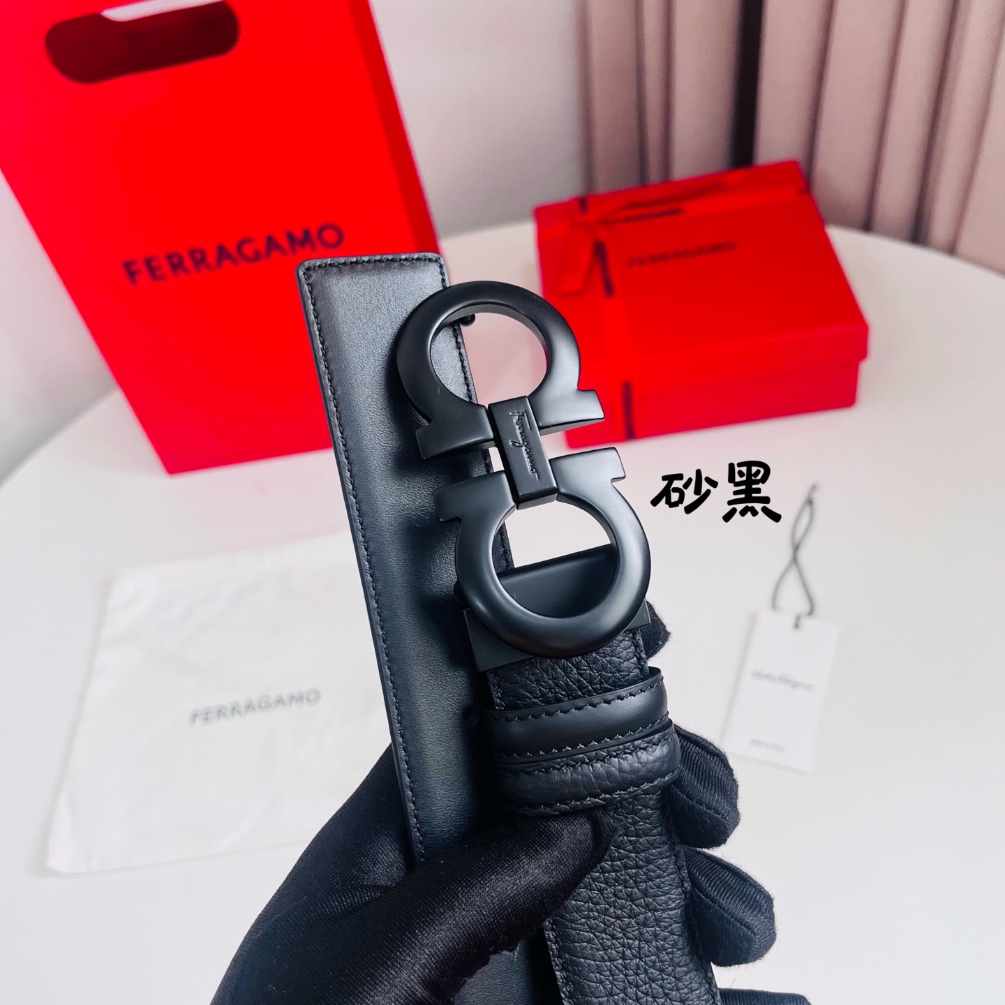 Ferragamo，菲拉格慕 ，宽度3.5cm 高级定制款男士皮带 荔枝皮底双面进口牛皮 可双面使用 自行选择搭配 真材