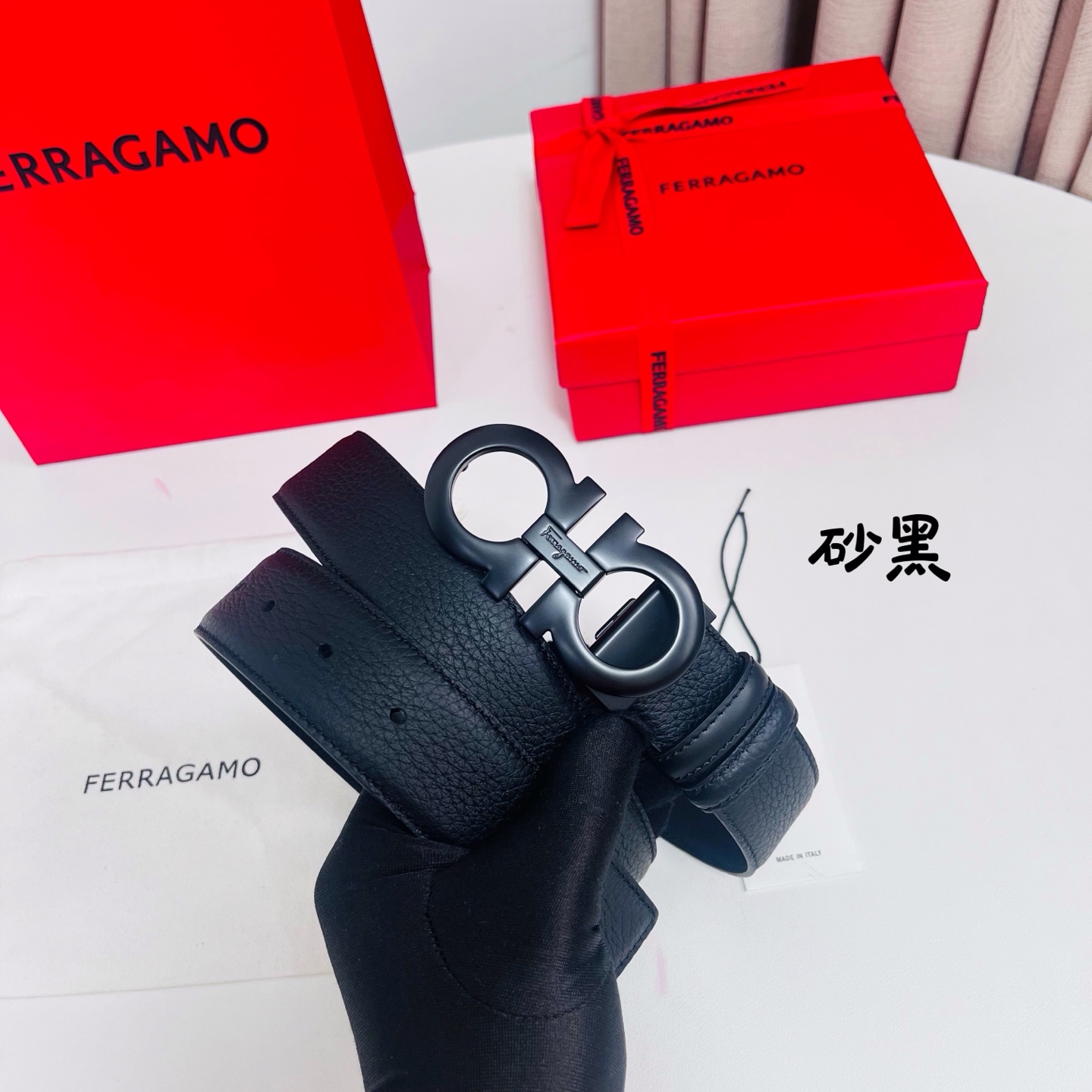 Ferragamo，菲拉格慕 ，宽度3.5cm 高级定制款男士皮带 荔枝皮底双面进口牛皮 可双面使用 自行选择搭配 真材