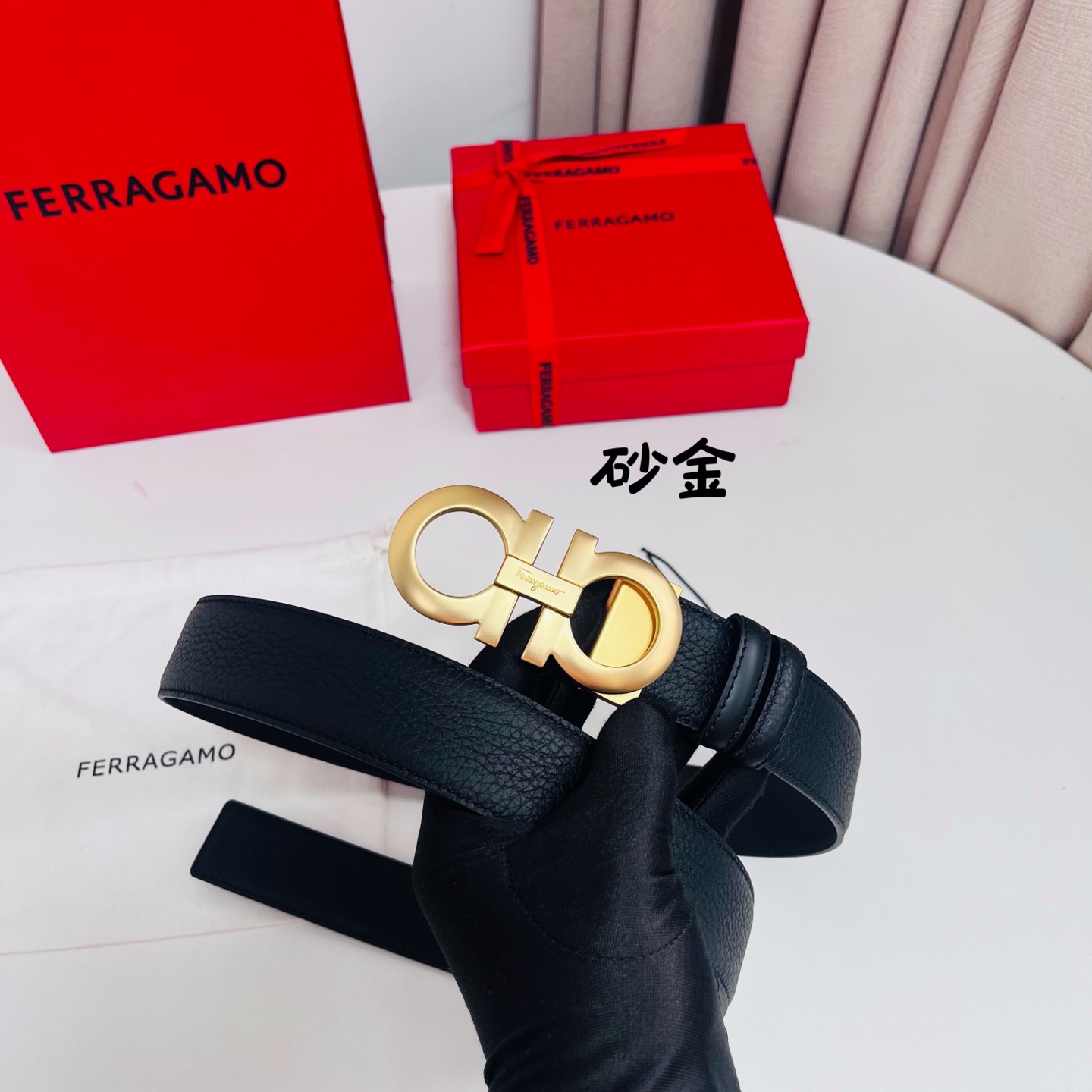 Ferragamo，菲拉格慕 ，宽度3.5cm 高级定制款男士皮带 荔枝皮底双面进口牛皮 可双面使用 自行选择搭配 真材