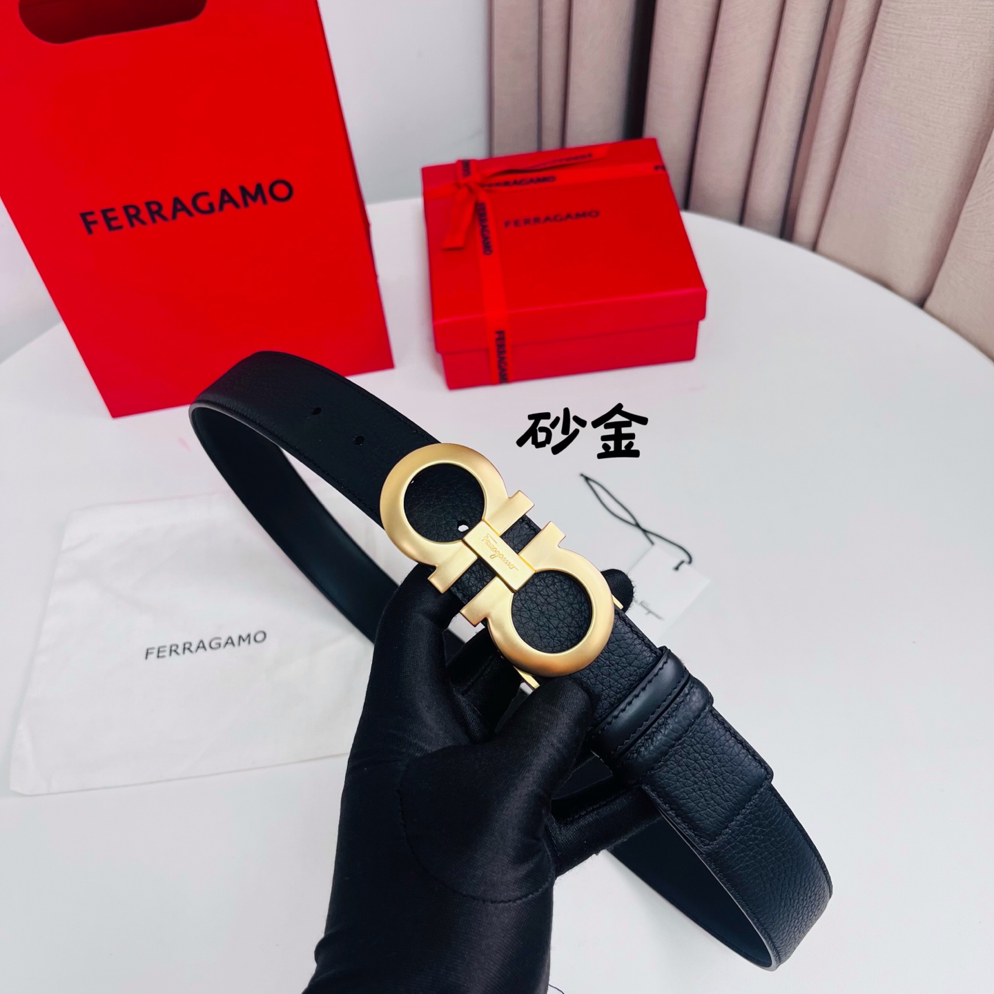 Ferragamo，菲拉格慕 ，宽度3.5cm 高级定制款男士皮带 荔枝皮底双面进口牛皮 可双面使用 自行选择搭配 真材