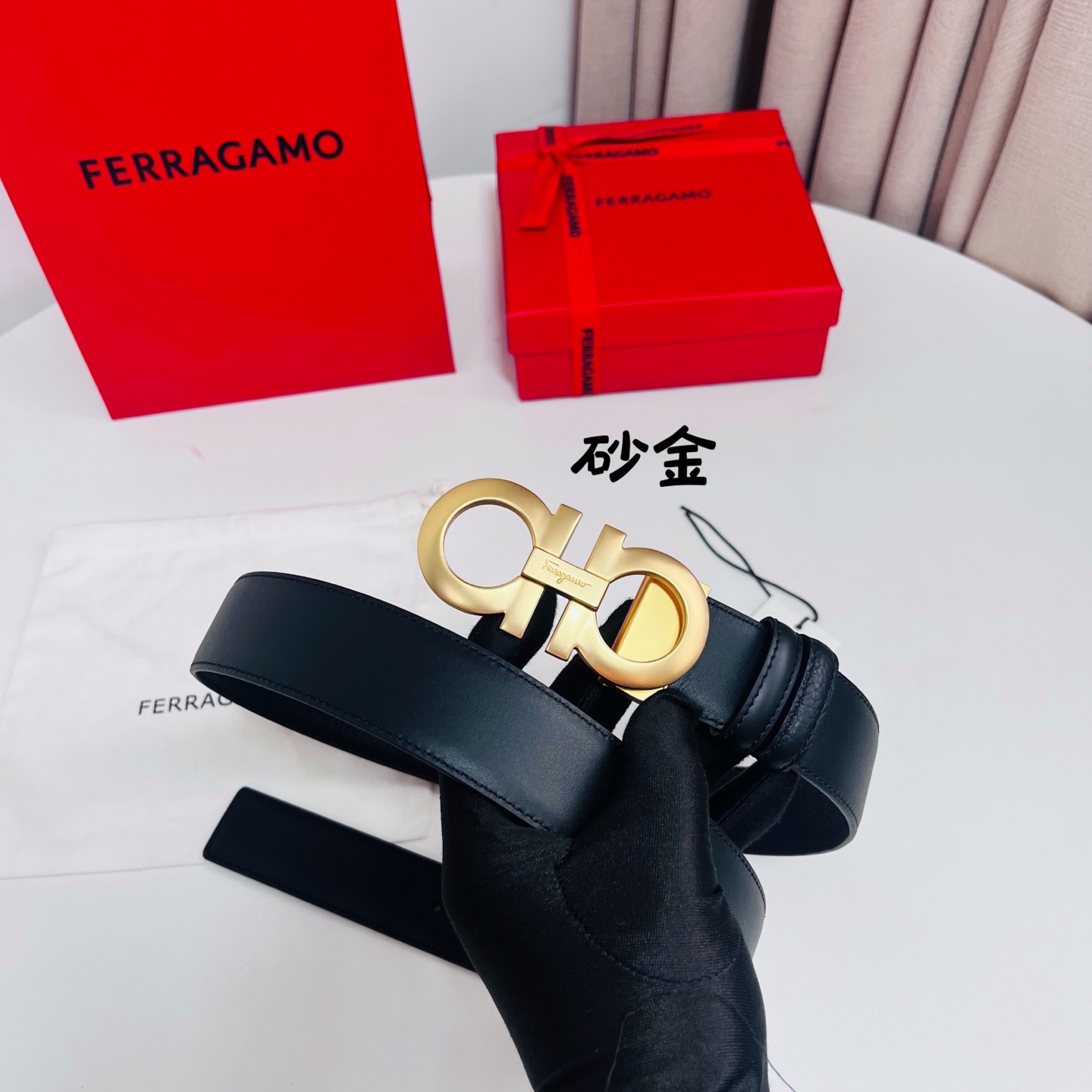 Ferragamo，菲拉格慕 ，宽度3.5cm 高级定制款男士皮带 荔枝皮底双面进口牛皮 可双面使用 自行选择搭配 真材