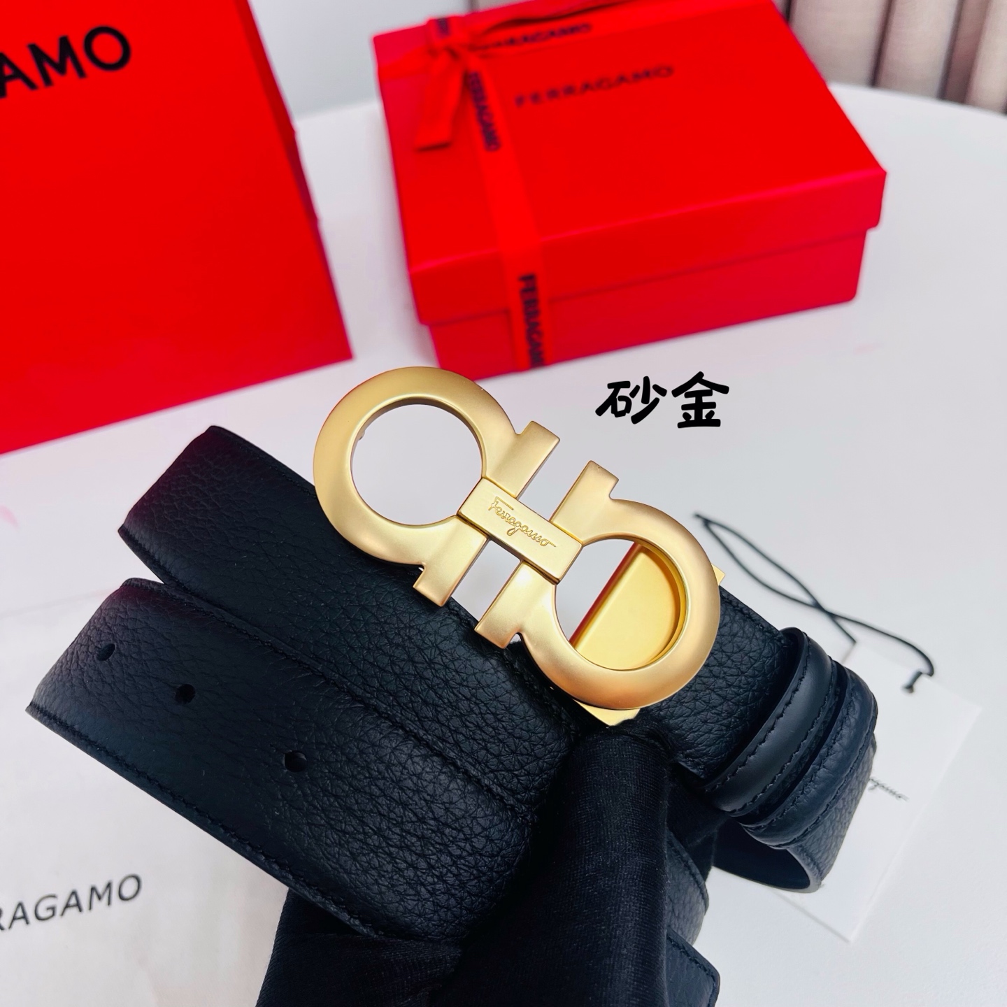 Ferragamo，菲拉格慕 ，宽度3.5cm 高级定制款男士皮带 荔枝皮底双面进口牛皮 可双面使用 自行选择搭配 真材