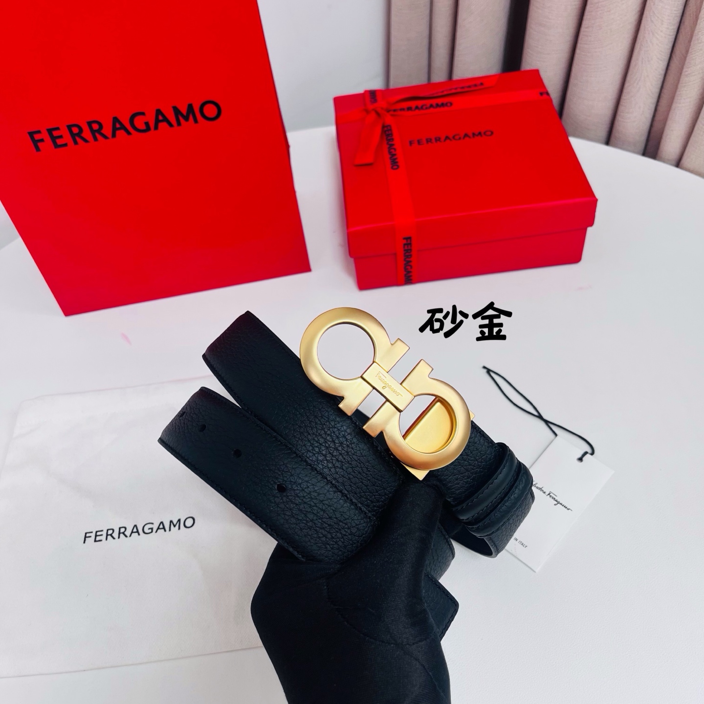 Ferragamo，菲拉格慕 ，宽度3.5cm 高级定制款男士皮带 荔枝皮底双面进口牛皮 可双面使用 自行选择搭配 真材