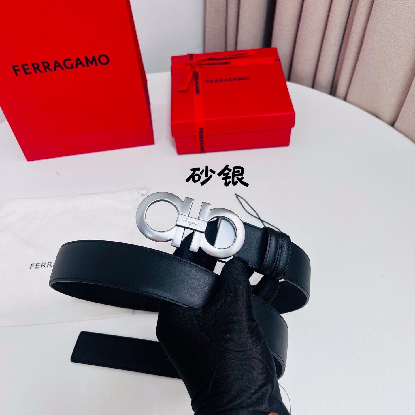 Ferragamo，菲拉格慕 ，宽度3.5cm 高级定制款男士皮带 荔枝皮底双面进口牛皮 可双面使用 自行选择搭配 真材