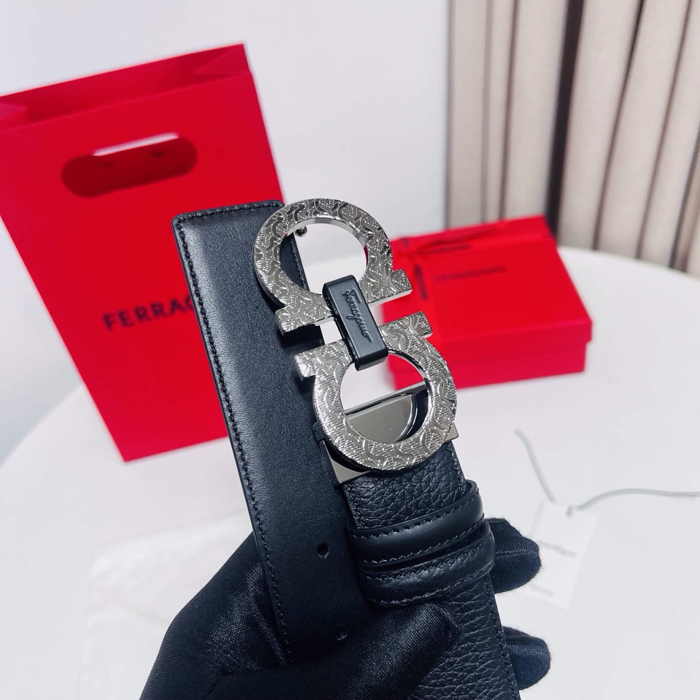 Ferragamo，菲拉格慕 ，宽度3.5cm 高级定制款男士皮带 荔枝皮底双面进口牛皮 可双面使用 自行选择搭配 真材