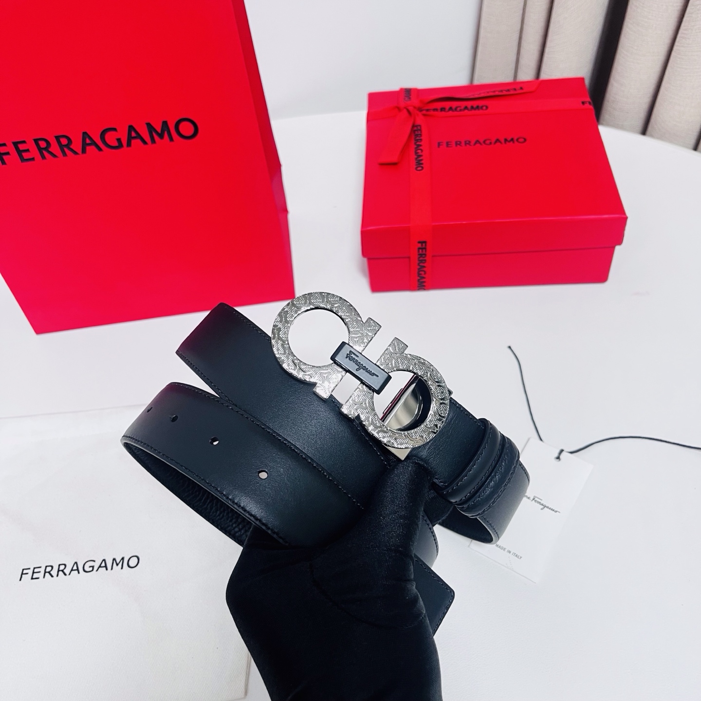 Ferragamo，菲拉格慕 ，宽度3.5cm 高级定制款男士皮带 荔枝皮底双面进口牛皮 可双面使用 自行选择搭配 真材
