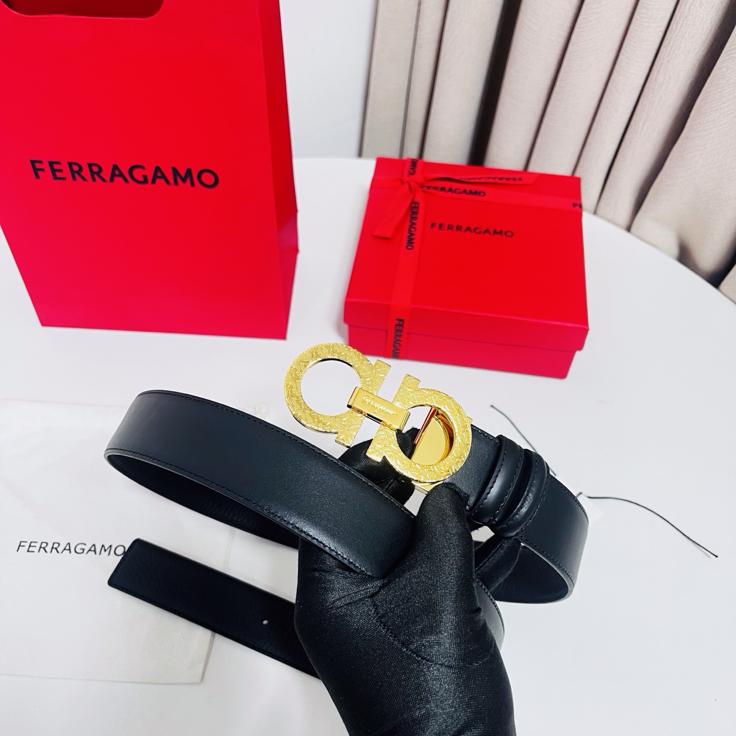 Ferragamo，菲拉格慕 ，宽度3.5cm 高级定制款男士皮带 荔枝皮底双面进口牛皮 可双面使用 自行选择搭配 真材