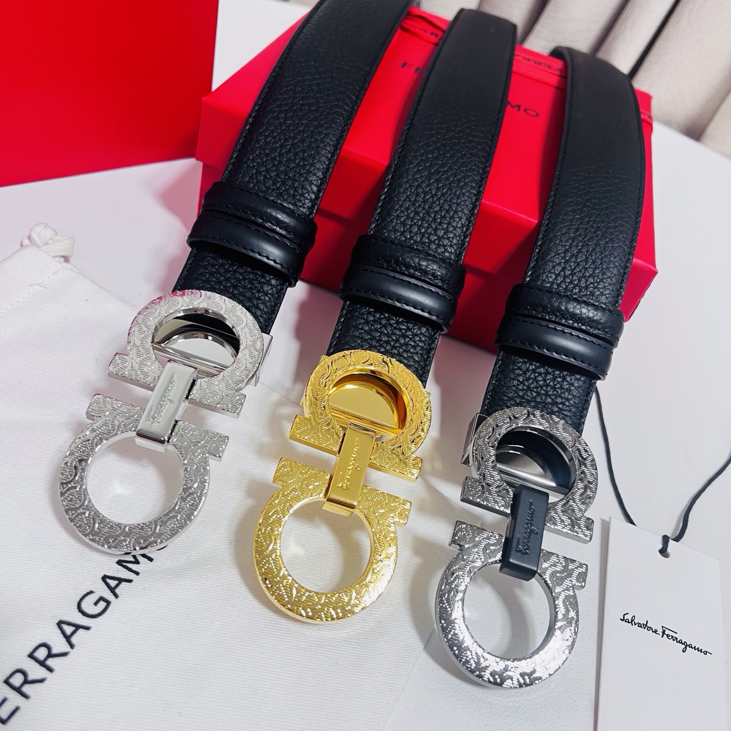 Ferragamo，菲拉格慕 ，宽度3.5cm 高级定制款男士皮带 荔枝皮底双面进口牛皮 可双面使用 自行选择搭配 真材