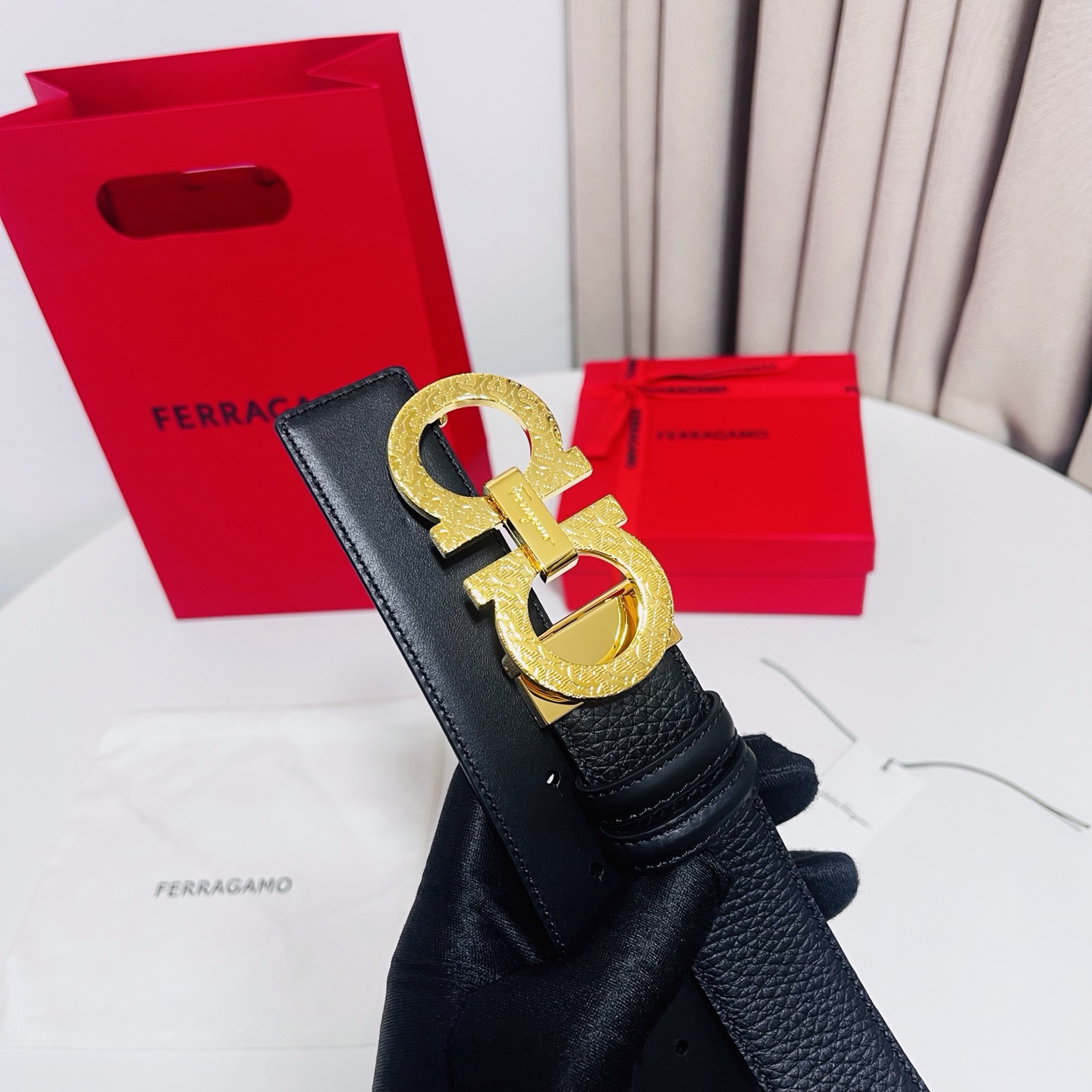 Ferragamo，菲拉格慕 ，宽度3.5cm 高级定制款男士皮带 荔枝皮底双面进口牛皮 可双面使用 自行选择搭配 真材