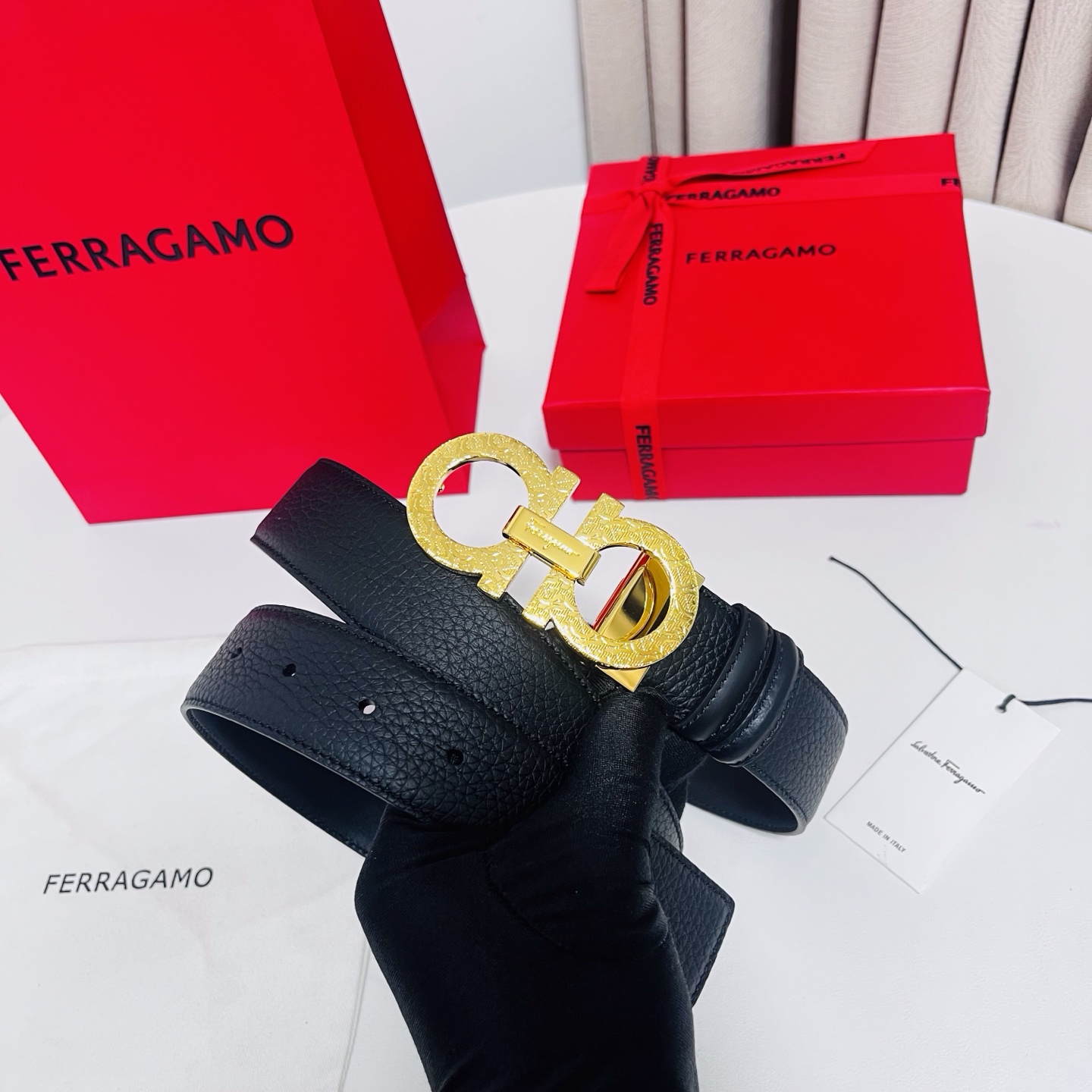 Ferragamo，菲拉格慕 ，宽度3.5cm 高级定制款男士皮带 荔枝皮底双面进口牛皮 可双面使用 自行选择搭配 真材