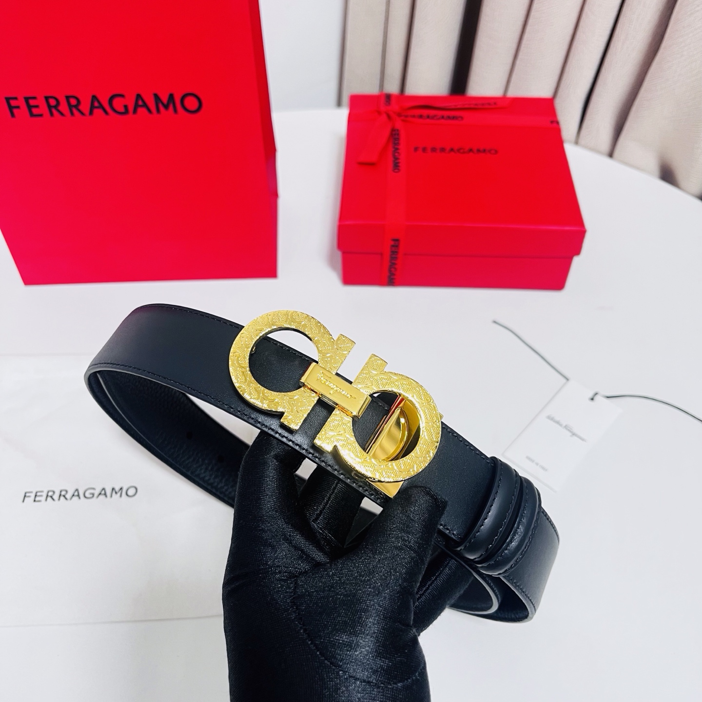 Ferragamo，菲拉格慕 ，宽度3.5cm 高级定制款男士皮带 荔枝皮底双面进口牛皮 可双面使用 自行选择搭配 真材