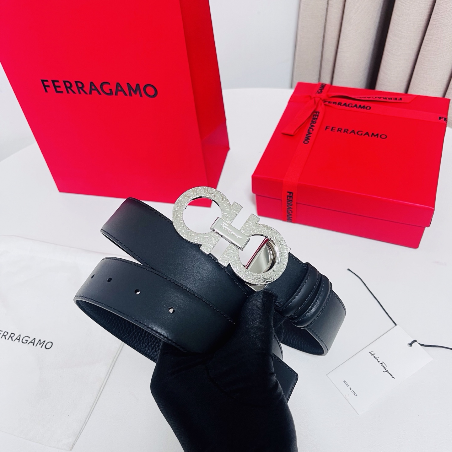 Ferragamo，菲拉格慕 ，宽度3.5cm 高级定制款男士皮带 荔枝皮底双面进口牛皮 可双面使用 自行选择搭配 真材