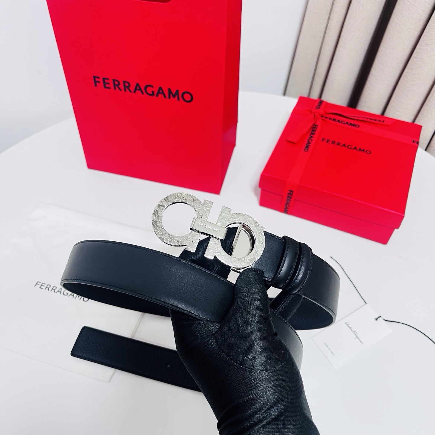 Ferragamo，菲拉格慕 ，宽度3.5cm 高级定制款男士皮带 荔枝皮底双面进口牛皮 可双面使用 自行选择搭配 真材