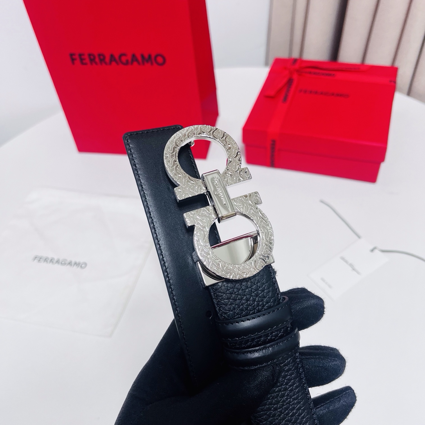 Ferragamo，菲拉格慕 ，宽度3.5cm 高级定制款男士皮带 荔枝皮底双面进口牛皮 可双面使用 自行选择搭配 真材