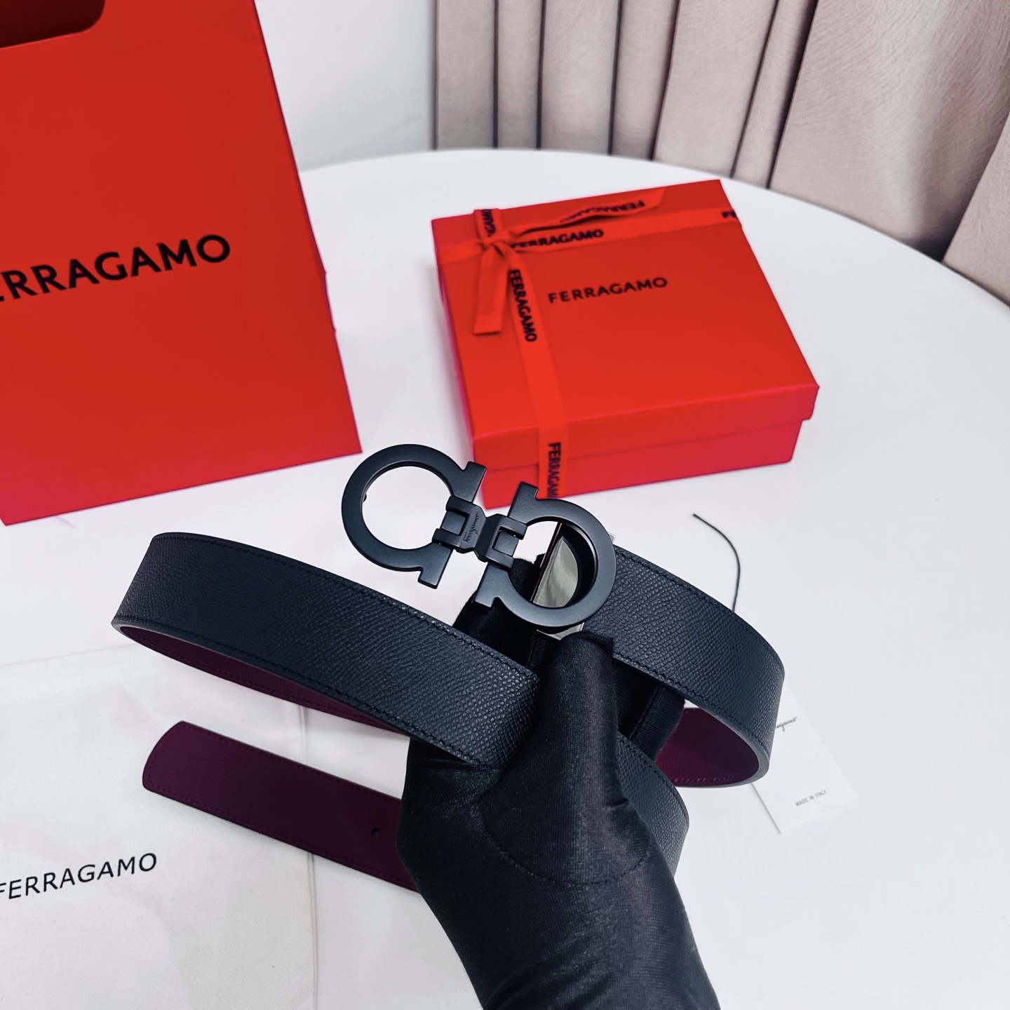 Ferragamo，菲拉格慕 ，宽度3.5cm 高级定制款男士皮带 双面进口牛皮 可双面使用 自行选择搭配 真材实料 很
