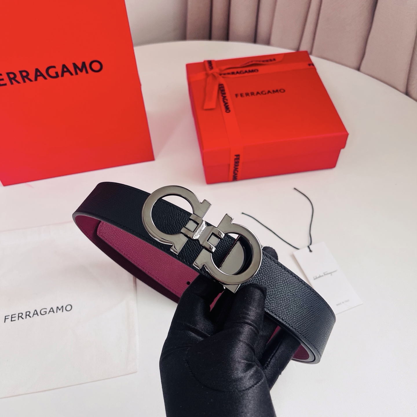 Ferragamo，菲拉格慕 ，宽度3.5cm 高级定制款男士皮带 双面进口牛皮 可双面使用 自行选择搭配 真材实料 很