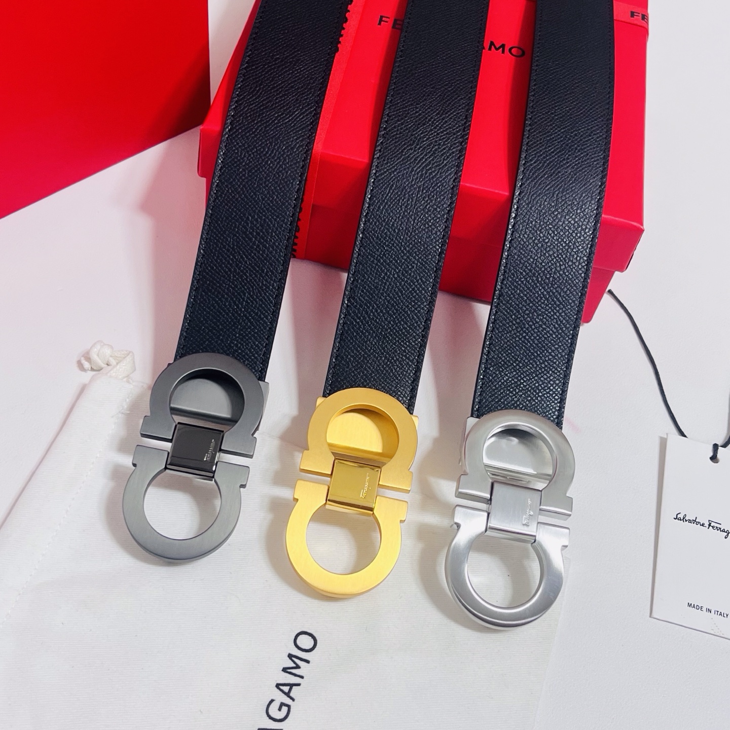 Ferragamo，菲拉格慕 ，宽度3.5cm 高级定制款男士皮带 双面进口牛皮 可双面使用 自行选择搭配 真材实料 很