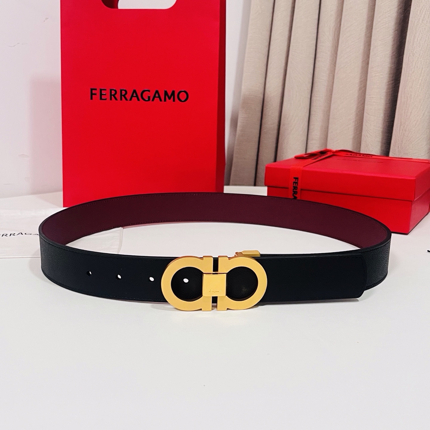 Ferragamo，菲拉格慕 ，宽度3.5cm 高级定制款男士皮带 双面进口牛皮 可双面使用 自行选择搭配 真材实料 很
