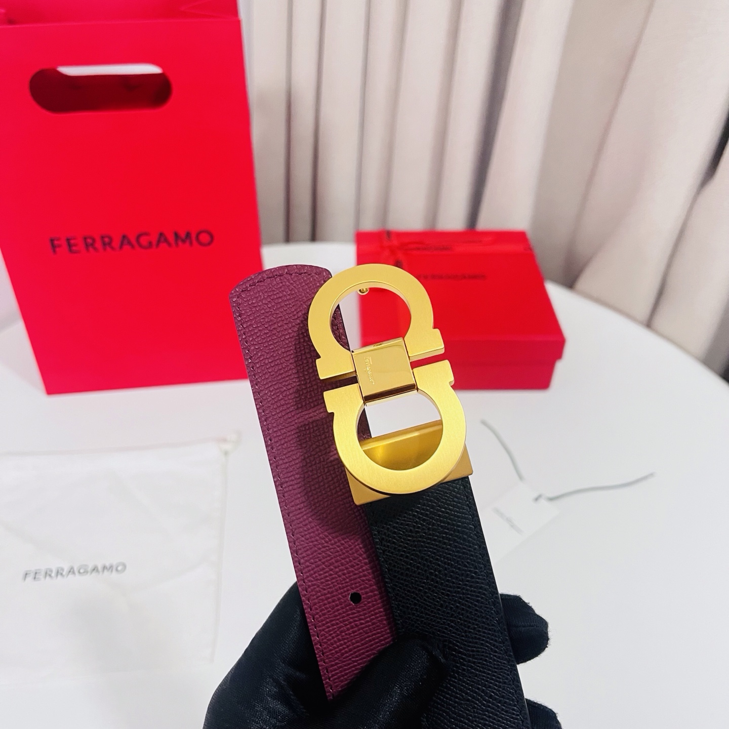 Ferragamo，菲拉格慕 ，宽度3.5cm 高级定制款男士皮带 双面进口牛皮 可双面使用 自行选择搭配 真材实料 很