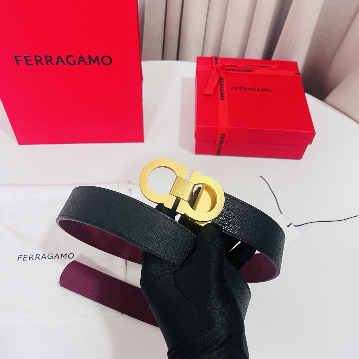 Ferragamo，菲拉格慕 ，宽度3.5cm 高级定制款男士皮带 双面进口牛皮 可双面使用 自行选择搭配 真材实料 很