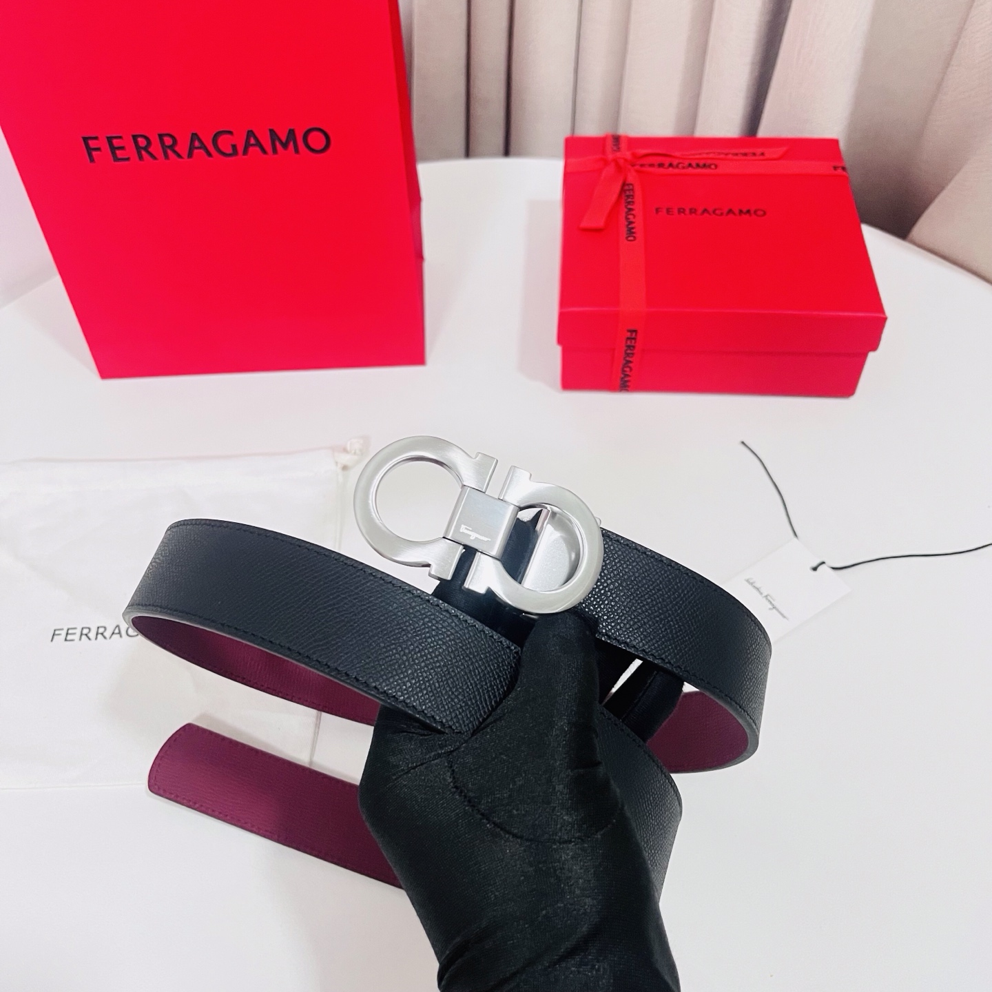 Ferragamo，菲拉格慕 ，宽度3.5cm 高级定制款男士皮带 双面进口牛皮 可双面使用 自行选择搭配 真材实料 很