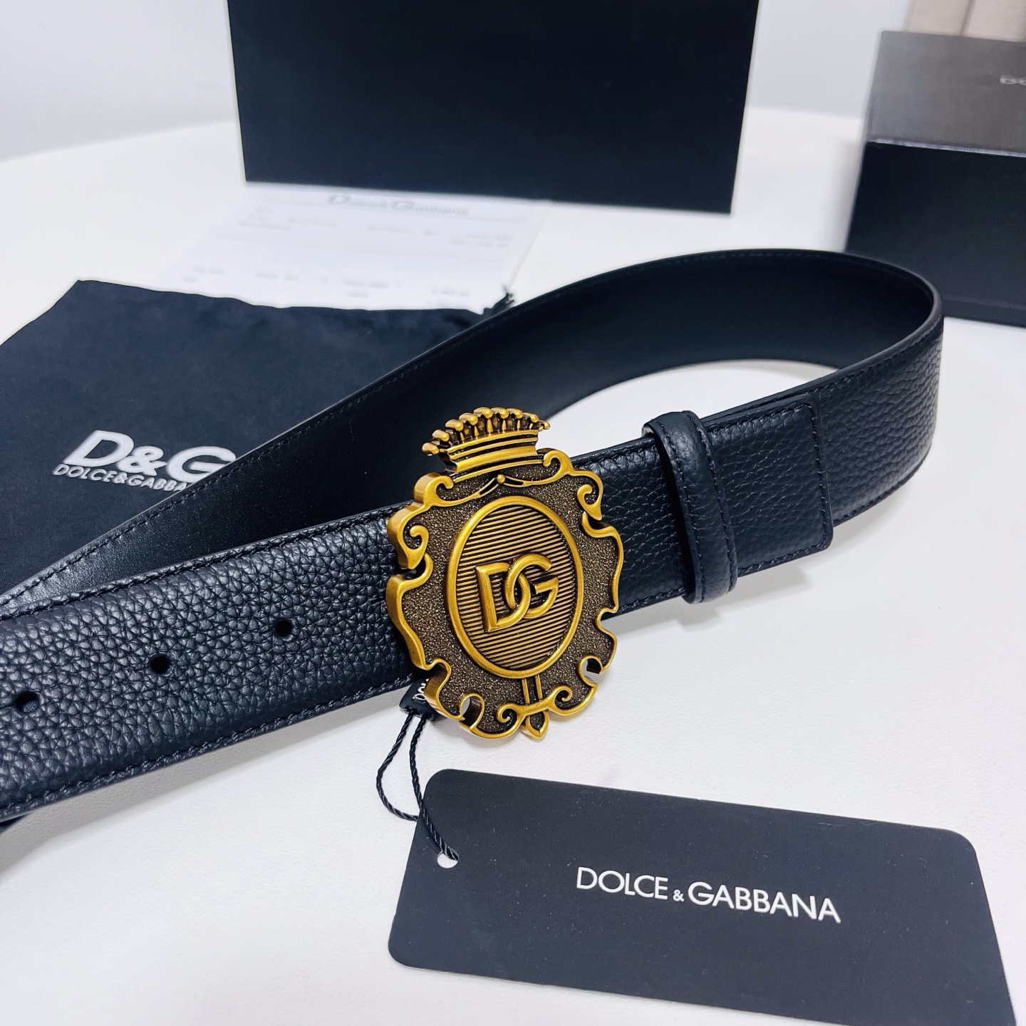 DG 新款，甄选牛皮革精制而成的优雅腰带,为任何造型增添一抹精致格调,牛皮革腰带，4.0cm