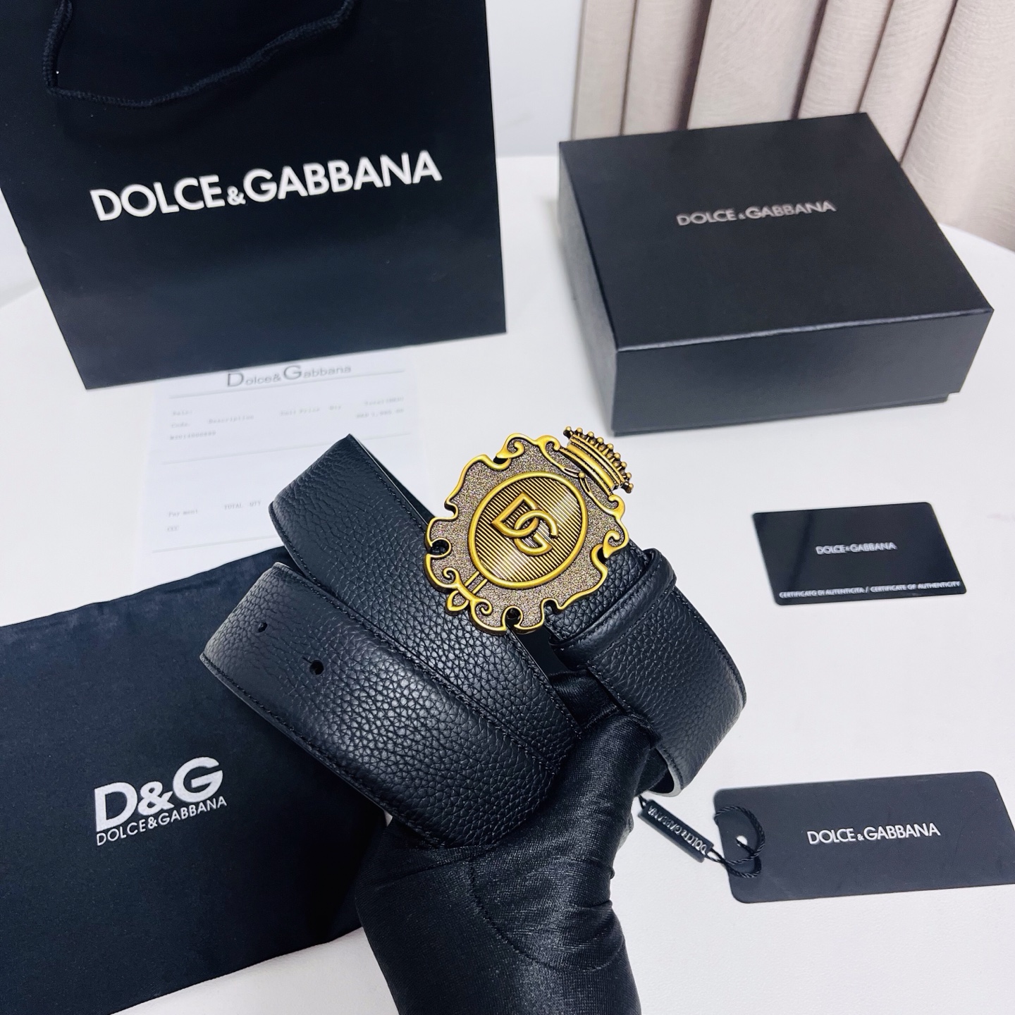 DG 新款，甄选牛皮革精制而成的优雅腰带,为任何造型增添一抹精致格调,牛皮革腰带，4.0cm