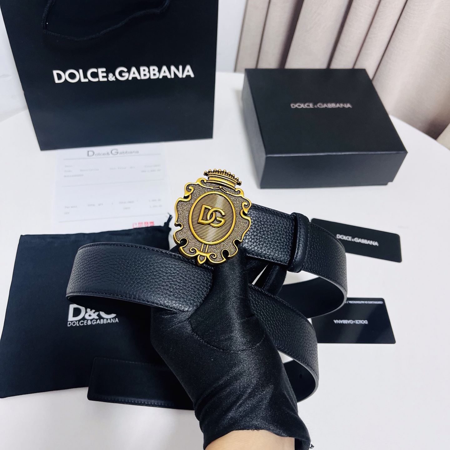 DG 新款，甄选牛皮革精制而成的优雅腰带,为任何造型增添一抹精致格调,牛皮革腰带，4.0cm