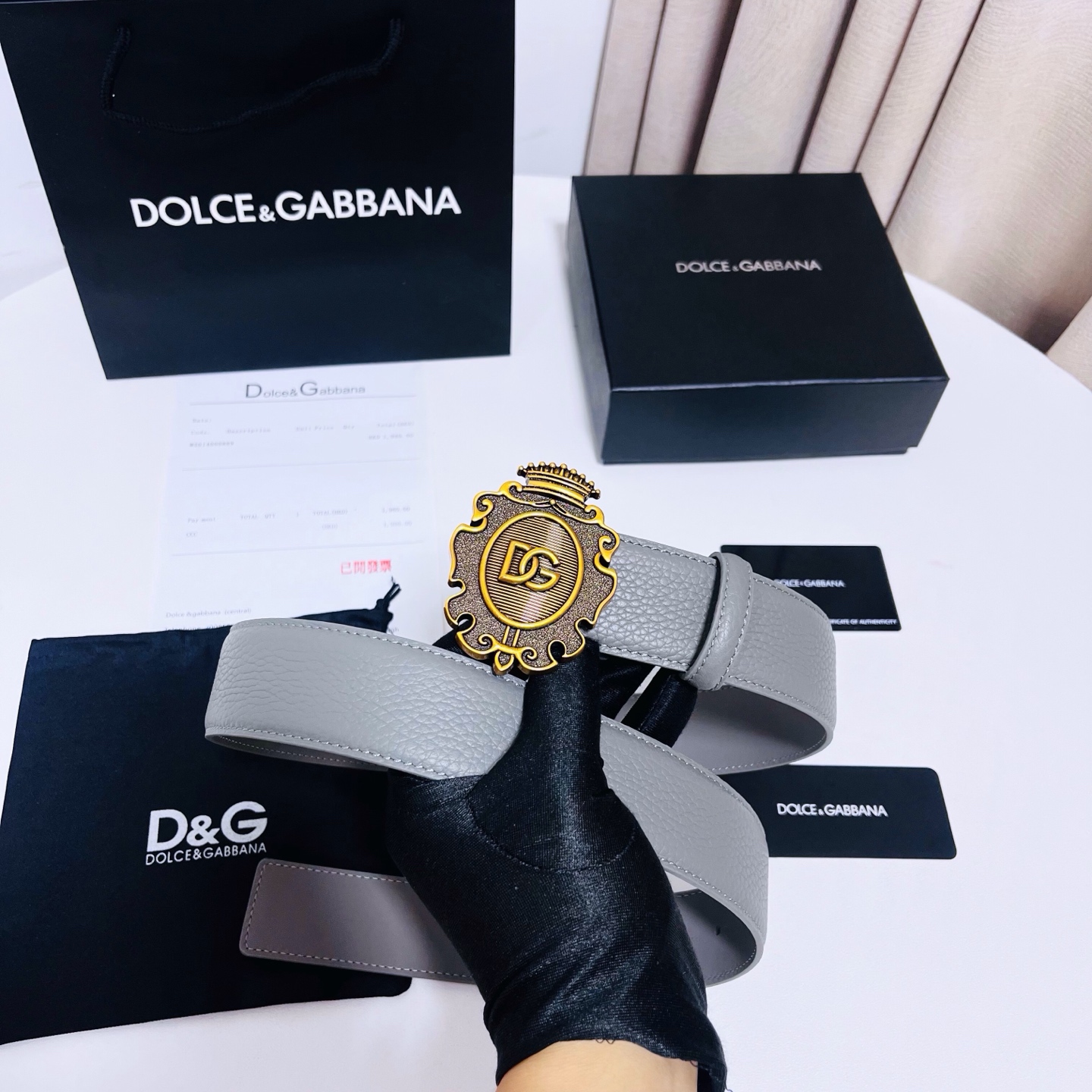 DG 新款，甄选牛皮革精制而成的优雅腰带,为任何造型增添一抹精致格调,牛皮革腰带，4.0cm
