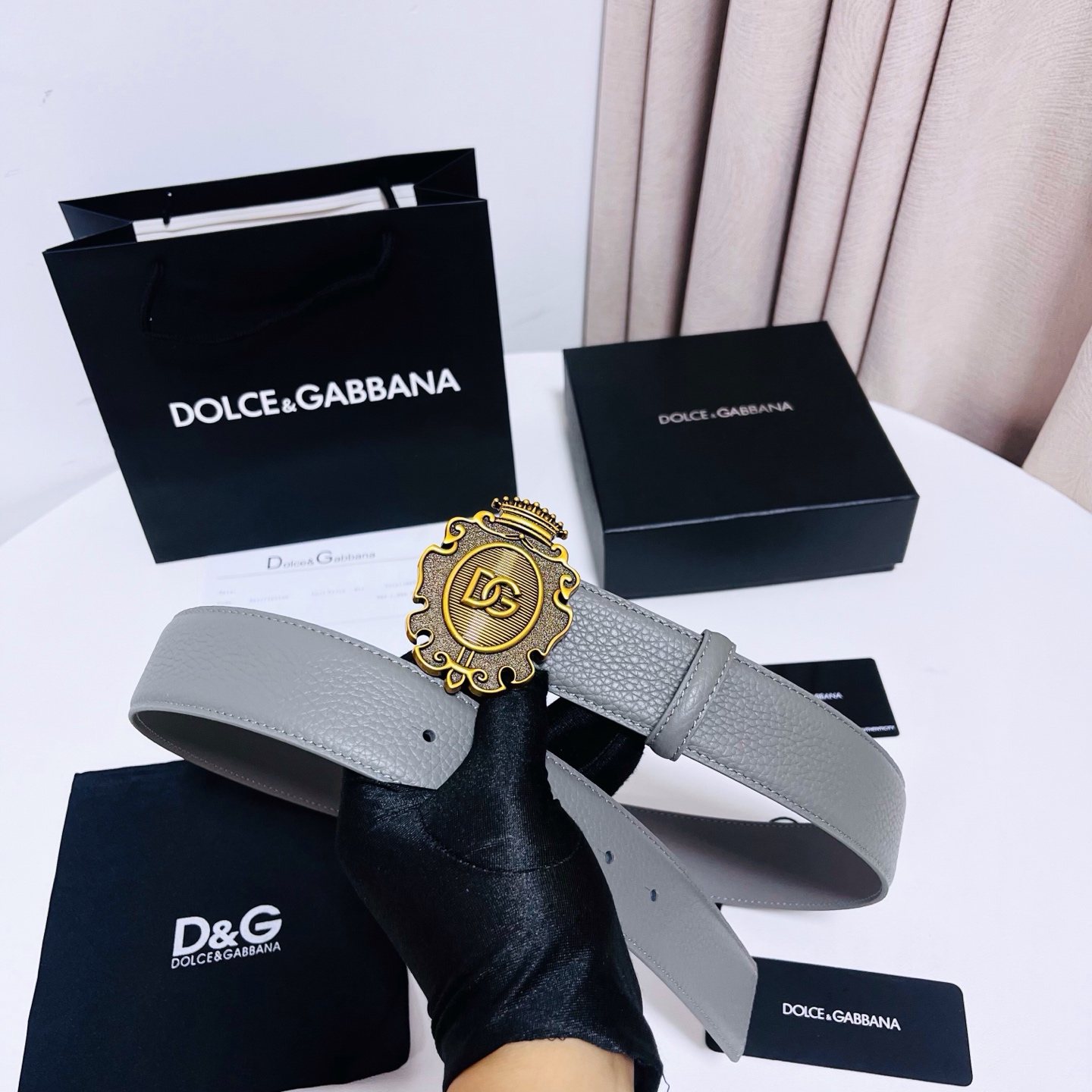 DG 新款，甄选牛皮革精制而成的优雅腰带,为任何造型增添一抹精致格调,牛皮革腰带，4.0cm