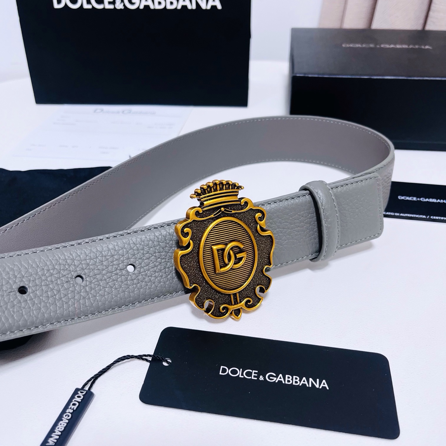 DG 新款，甄选牛皮革精制而成的优雅腰带,为任何造型增添一抹精致格调,牛皮革腰带，4.0cm