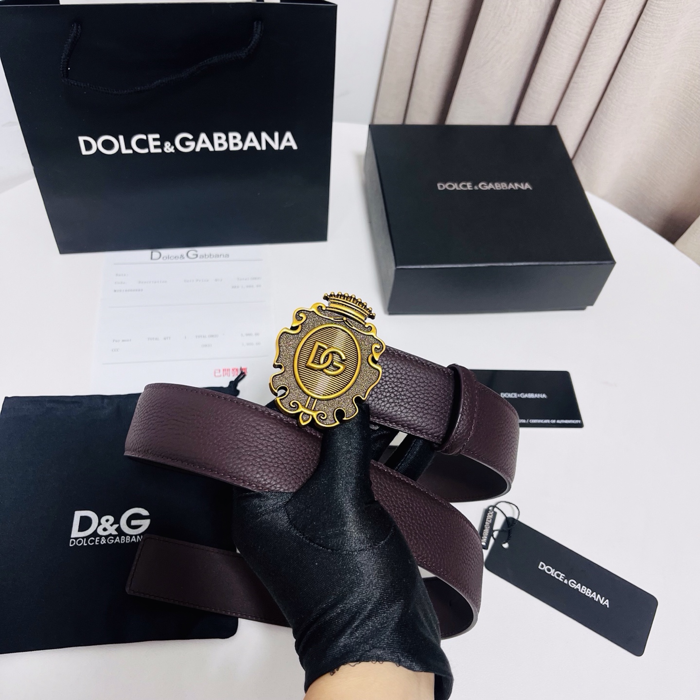 DG 新款，甄选牛皮革精制而成的优雅腰带,为任何造型增添一抹精致格调,牛皮革腰带，4.0cm