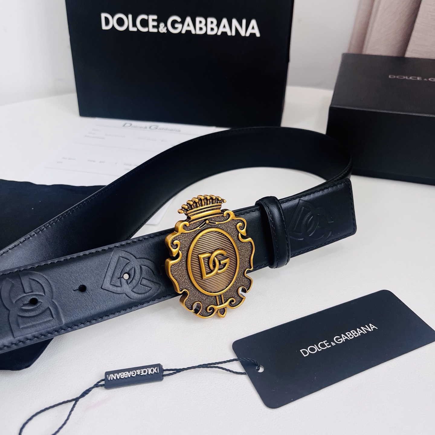 DG 新款，甄选牛皮革精制而成的优雅腰带,为任何造型增添一抹精致格调,牛皮革腰带，4.0cm